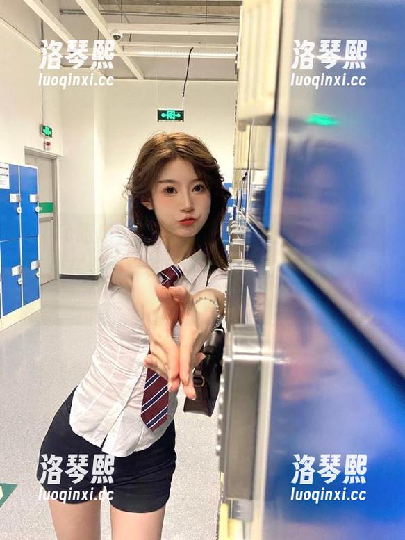 17c吃瓜 在“17c吃瓜”上狂点链接,就像在绳上跳舞,那种即兴的快乐让人心怦怦的。