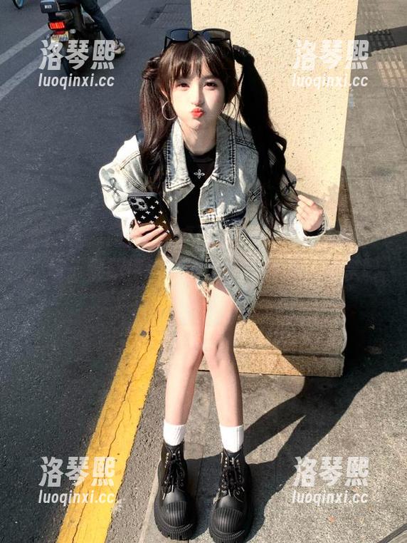 17吃瓜网 收藏桌面上的“17吃瓜网”,每天都期待新瓜爆出,不说了,快来吧!