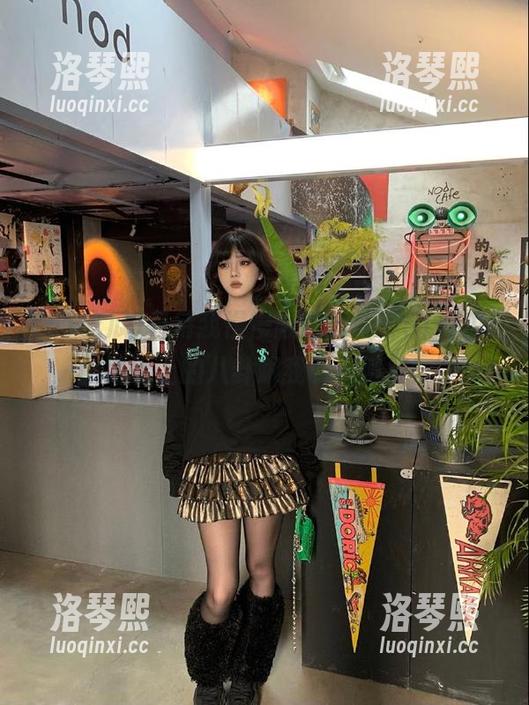 且待我慢慢敲键盘，“51吃瓜fun网址上的八卦跟我调皮得很！”