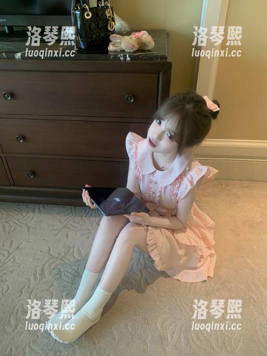91吃瓜 打开91吃瓜网页,看那黑料密集得让人咂舌