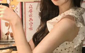 当你在91黑料app刷瓜的时候，别被下一个惊呆了！会不会不小心掉进去？