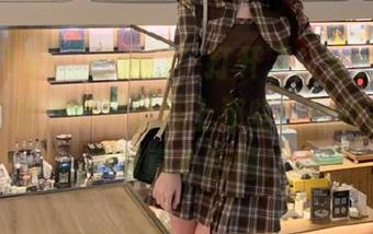 “传送门”打开了，看zztt15黑料不打烊万里长征上那些隐藏的八卦，不看真心后悔！