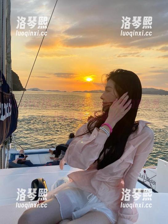 zzzttt 在zzzttt48.com直达的集合里,八卦从未如此吸引!