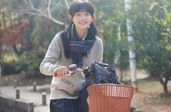 我在首页守着在线吃瓜不打烊，但心里还有点期待什么呢