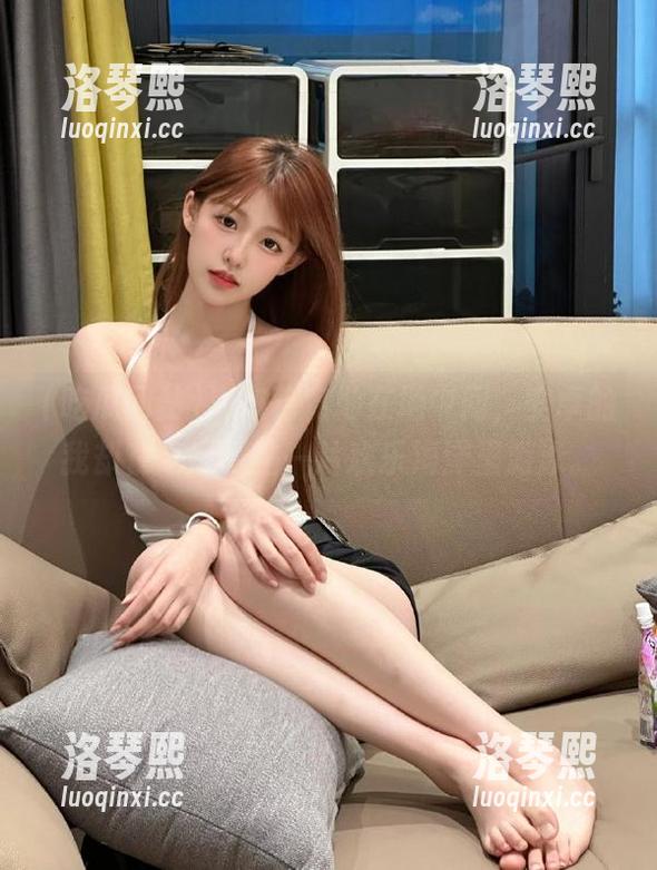 吃瓜网站 泡泡稳稳地在地中间,安卓的我却在吃瓜网站一片欢乐海洋里游泳。
