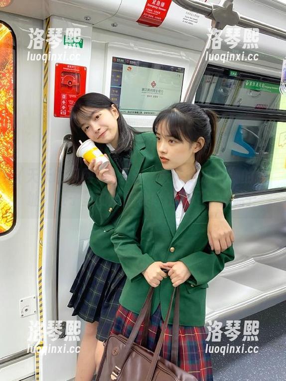 天天吃瓜网 每天看“天天吃瓜网”的地址,肚子里的瓜都快吐出来了,哈哈!
