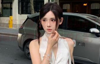 我爱52吃瓜网苹果版，慢慢啃瓜，想到了烦人的广告，真逗