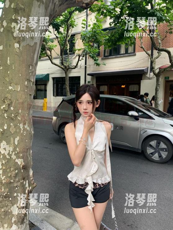 我爱52吃瓜网 我爱52吃瓜网苹果版,慢慢啃瓜,想到了烦人的广告,真逗