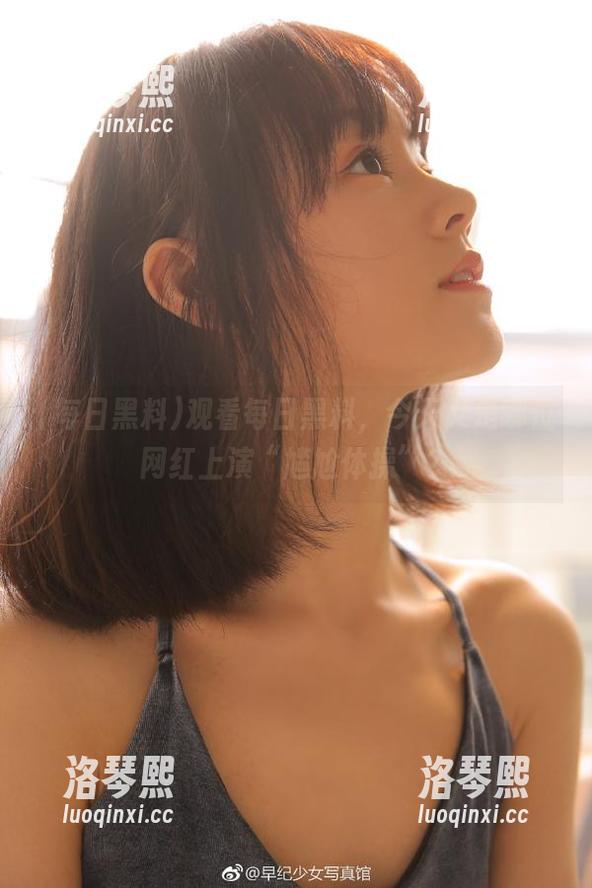 每日黑料 观看每日黑料,今天又是哪位网红上演“尴尬体操”?