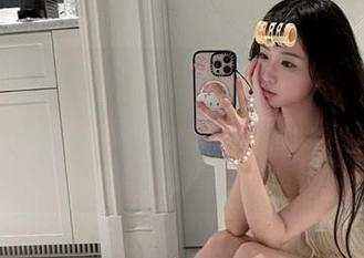 玩“黑料不打烊”网址太上瘾，明明睡觉时间到了，却被新爆料牵着走……