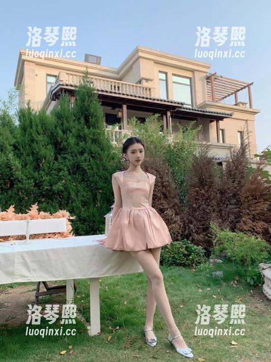 黑料吃瓜网 “黑料吃瓜网在线”——点选在线,瓜的世界三百六十度旋转,看得我眼花