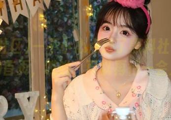 一不小心点进了黑料社区苹果版的首页，哎哟，可以再待一会儿？