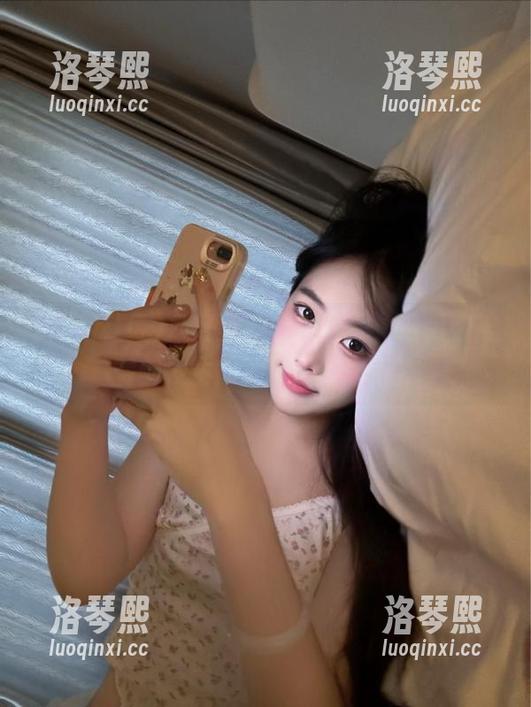 打开黑料社区官网，准保你被刚刚发生的事件狠狠吸引！