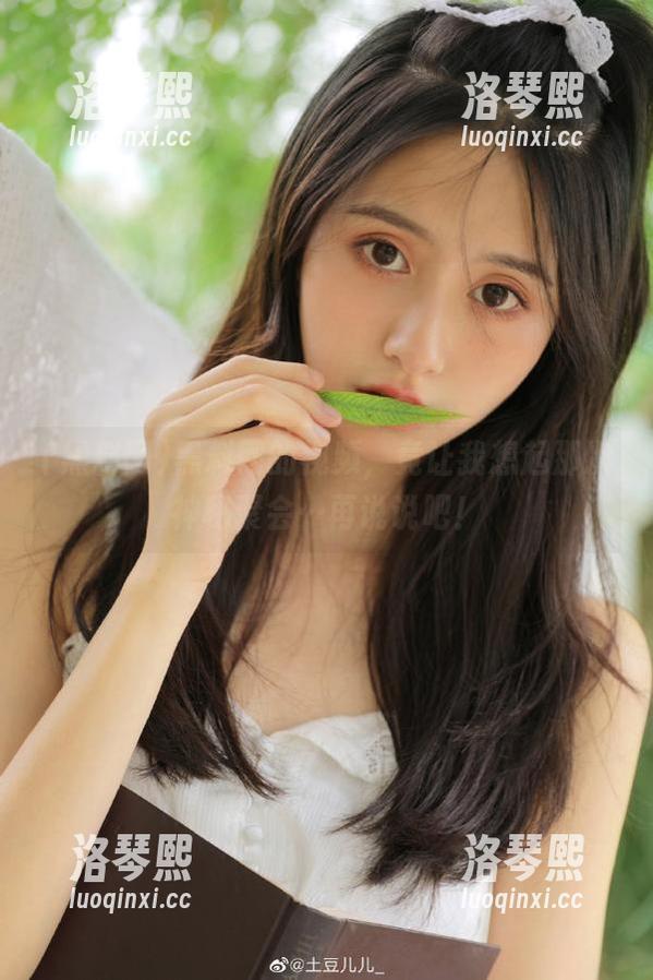 黑料网 黑料网的视频,竟让我想起那次神秘聚会…再说说吧!